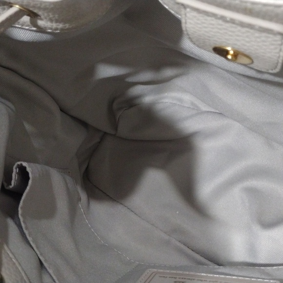 Samantha Vega Grey Leather Fringe Drawstring Bags, Handbags, Magnetic Closure - Picture 13 of 17